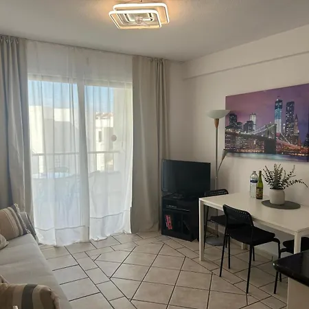 Cozy Apartment, Heated Pool 洛斯克里斯蒂亚诺斯
