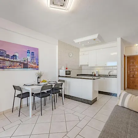 아파트 Cozy Apartment, Heated Pool
