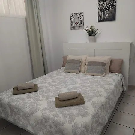 Cozy Apartment, Heated Pool * 洛斯克里斯蒂亚诺斯